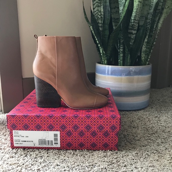 Tory Burch Grove Bootie / Royal Tan / Size 8 - Picture 2 of 9